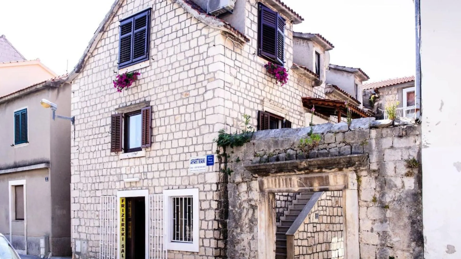 Picturesque House In Kastela Old Town Near Beach And Local Amenities