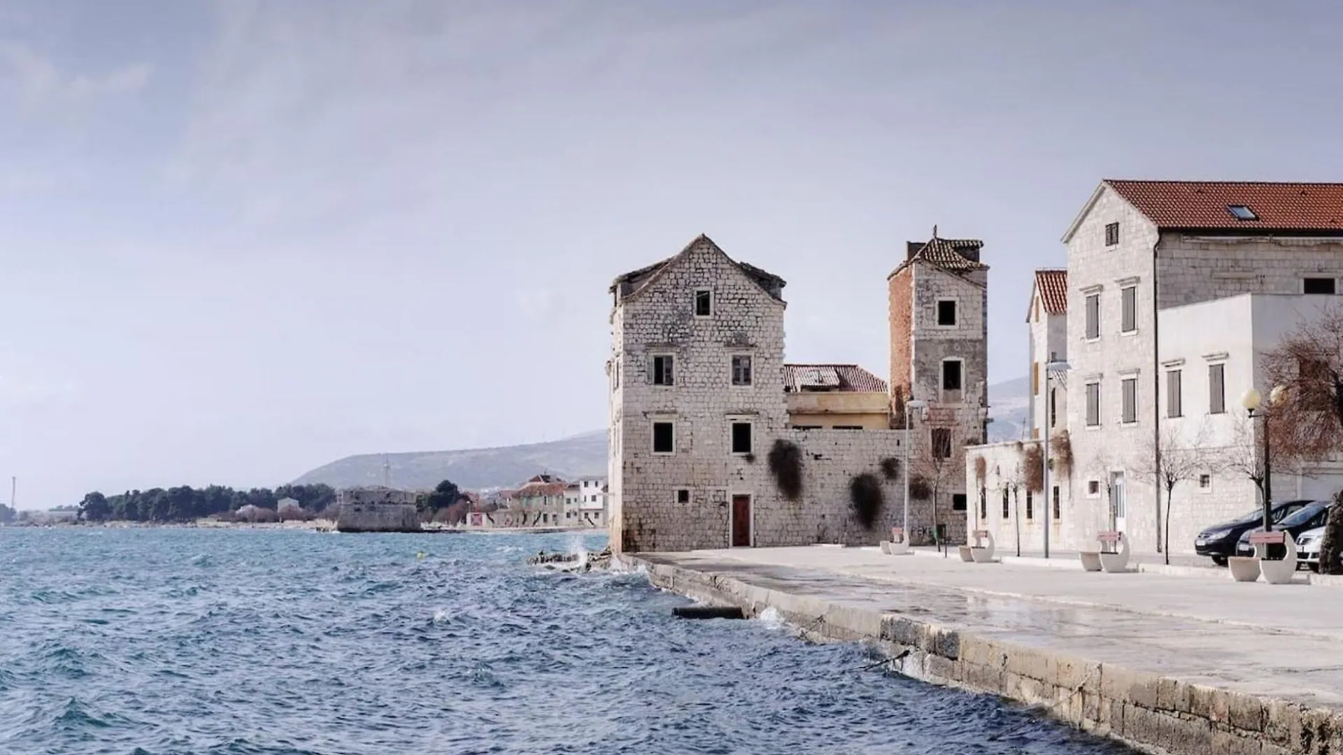 Picturesque House In Kastela Old Town Near Beach And Local Amenities Сasa de vacaciones